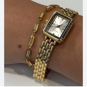 Comely Women's Watch with Bracelet